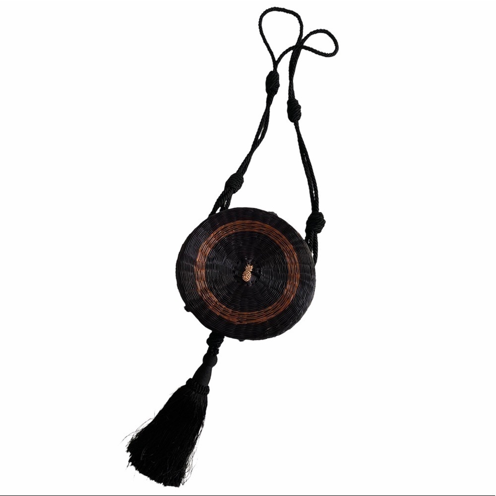 PC Round Basket Weave Purse with Large Black Tassel